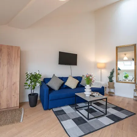 Retreat Downtown Апарт-отель