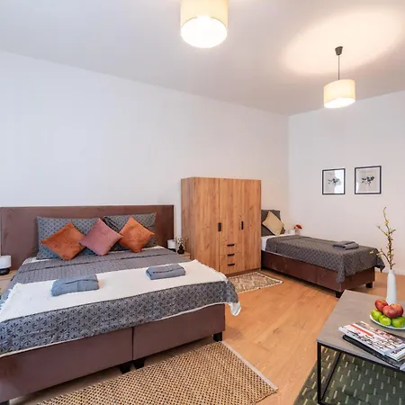 Апарт-отель Retreat Downtown *