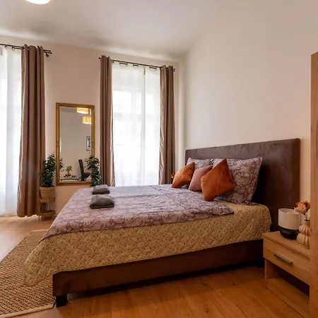 Retreat Downtown Апарт-отель